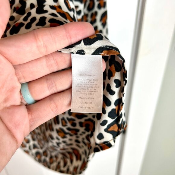 Talbots Sheer Leopard Print 1/2 Button Popover Chiffon Blouse Long Sleeve Sz L - Picture 3 of 4